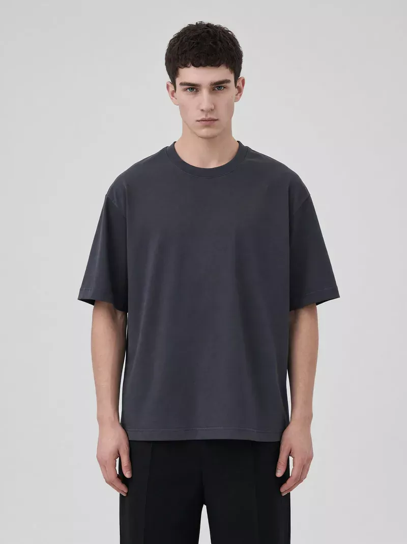 Футболка Oversize Premium · 210 г/м² — фото на модели