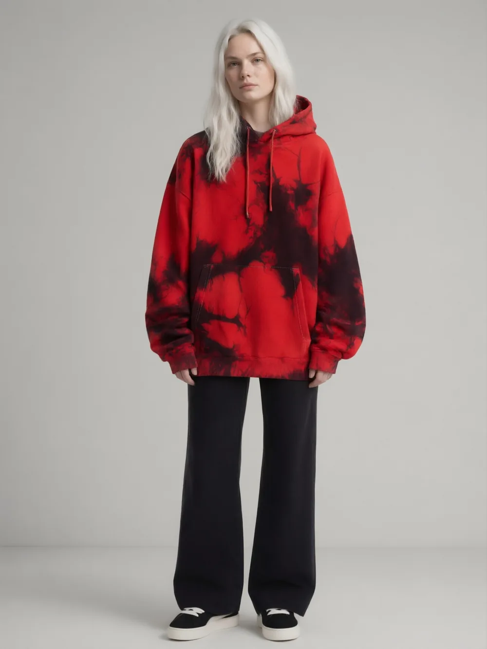 Девушка в худи tie-dye