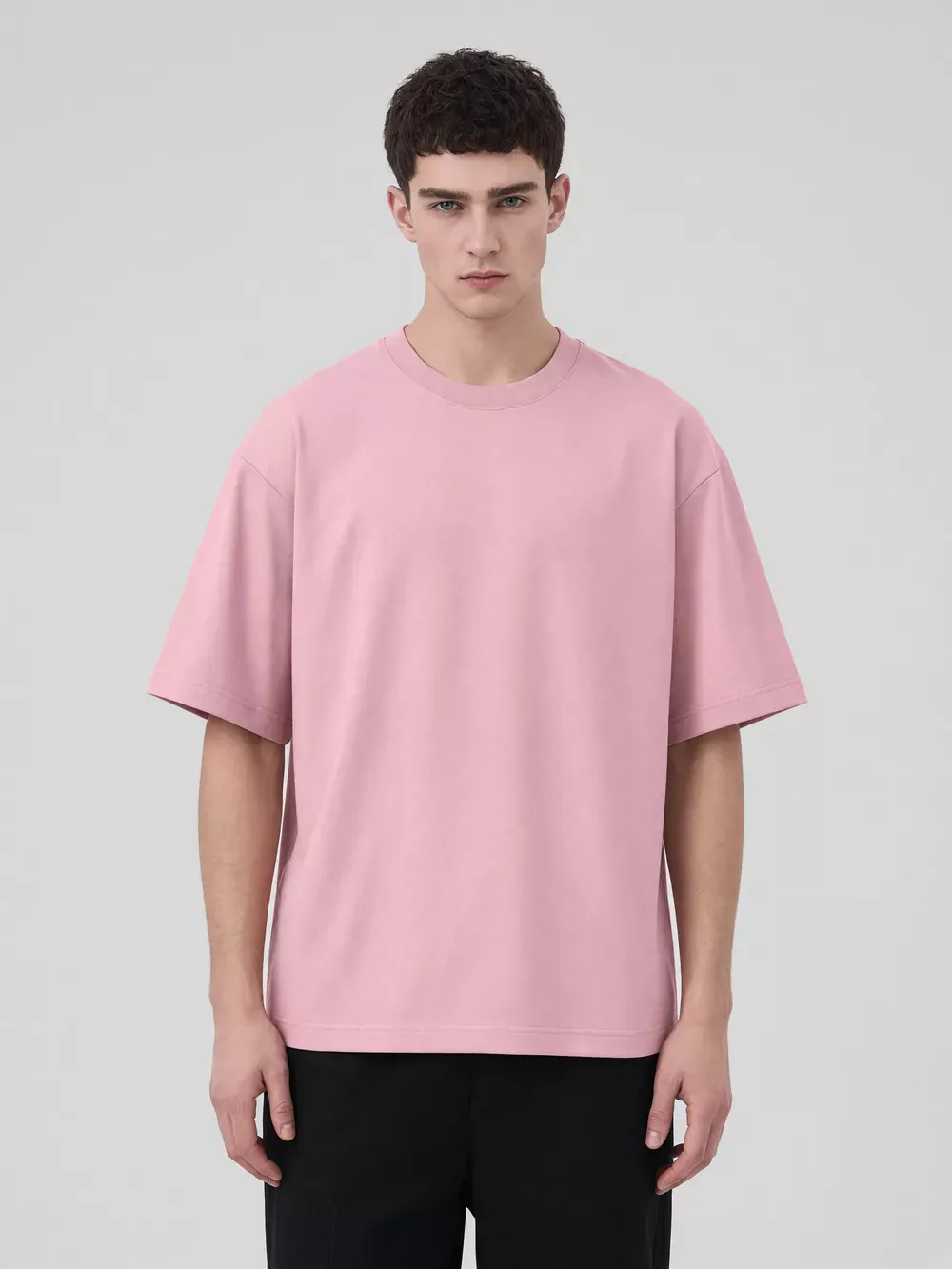 Футболка Oversize Premium · 180 г/м² — фото на модели